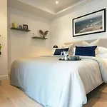 Canary Wharf Luxury Apartment Right Next To Thames